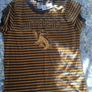 Brand new Hufflepuff t shirt ! Never used ✨
